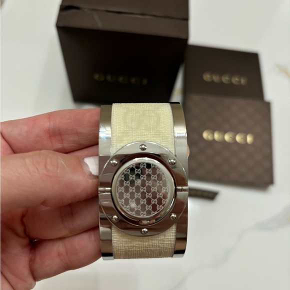 Gucci Stainless Steel Twirl Watch with Mother of Pearl Face - Picture 6 of 14